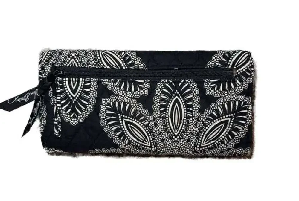 Vera Bradley Blanco‎ Bouquet Trifold Wallet